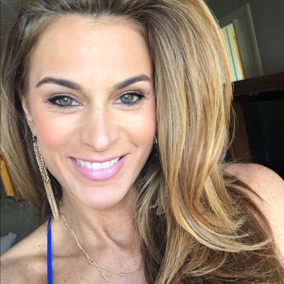 Meet your Posher, Ashley - Picture 3 of 4